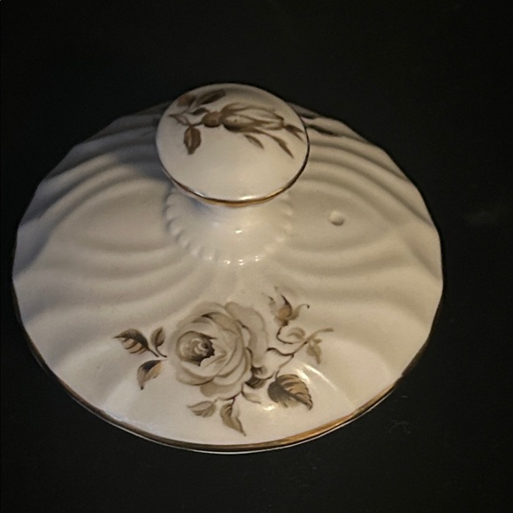 VTG QEEN ANN DES-CONTINUE PATTER HIGHLY COLLECTIBLE PRICED JUST RIGH. Like New - Picture 7 of 16